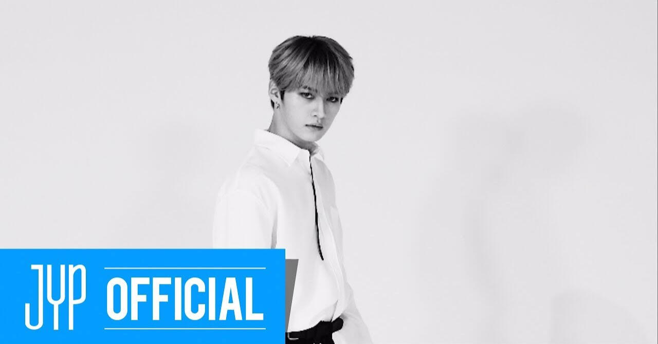 Lee Know &quot;DAWN(새벽)&quot; | [Stray Kids : SKZ-PLAYER]